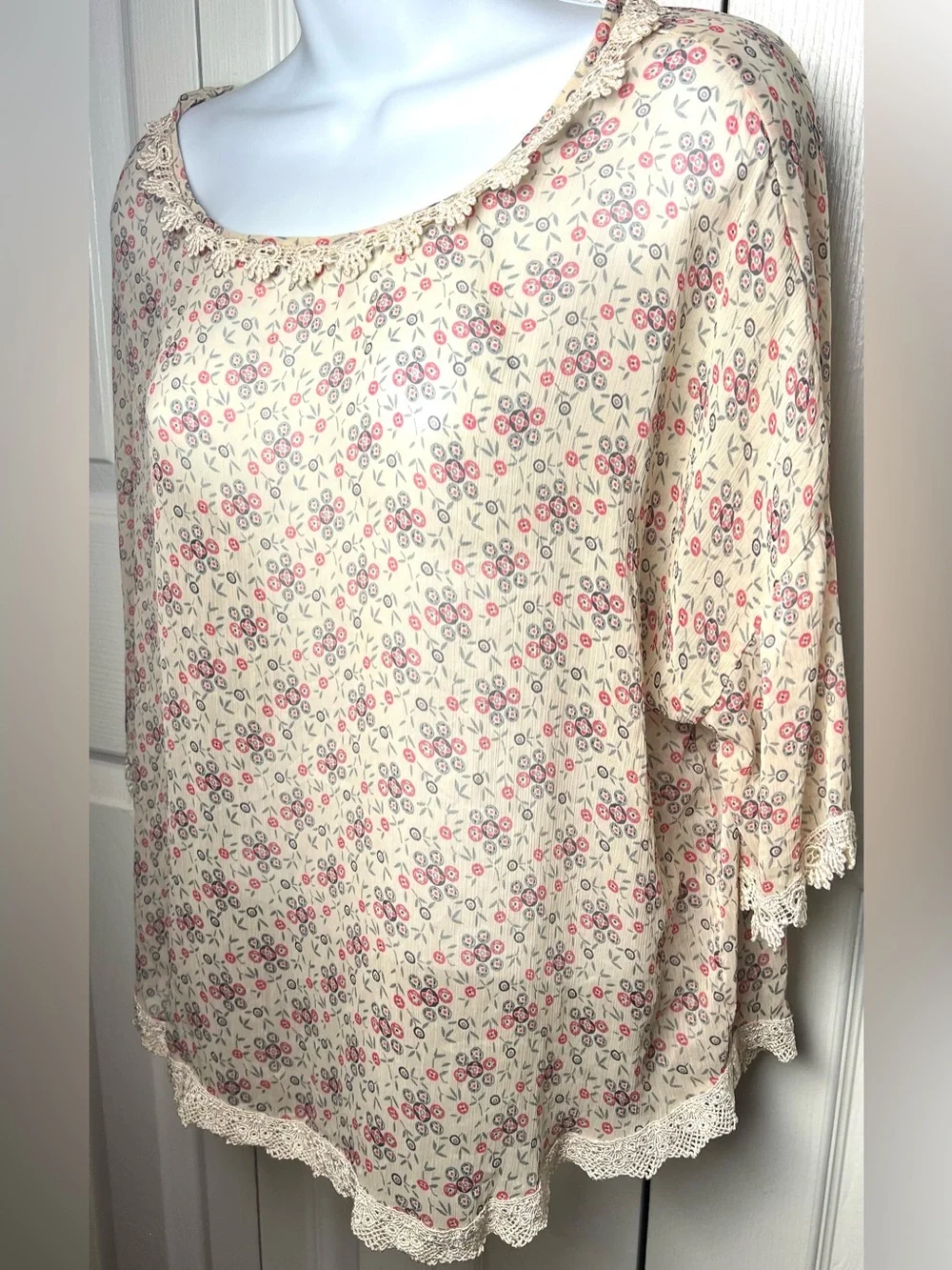 FREE PEOPLE Blouse Top Peasant Boho Sheer Lace Beige Pink Scoop Neck